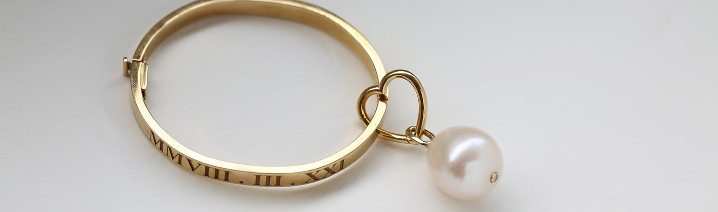 Pearl Heart Carabiner