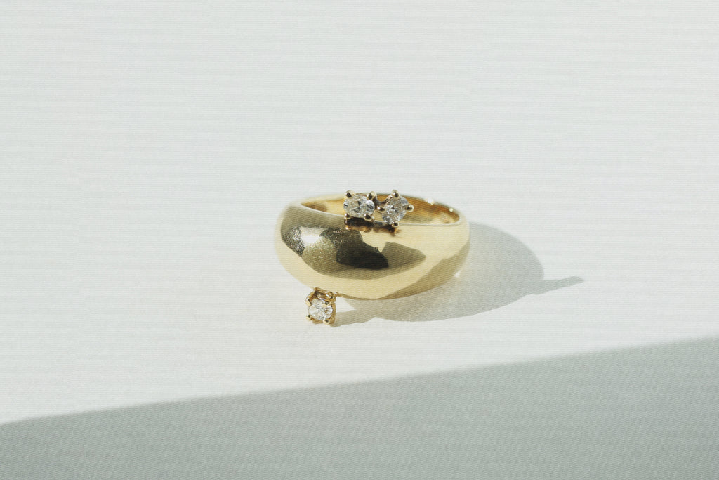 Demi Globe Plus 3 Ovals Ring