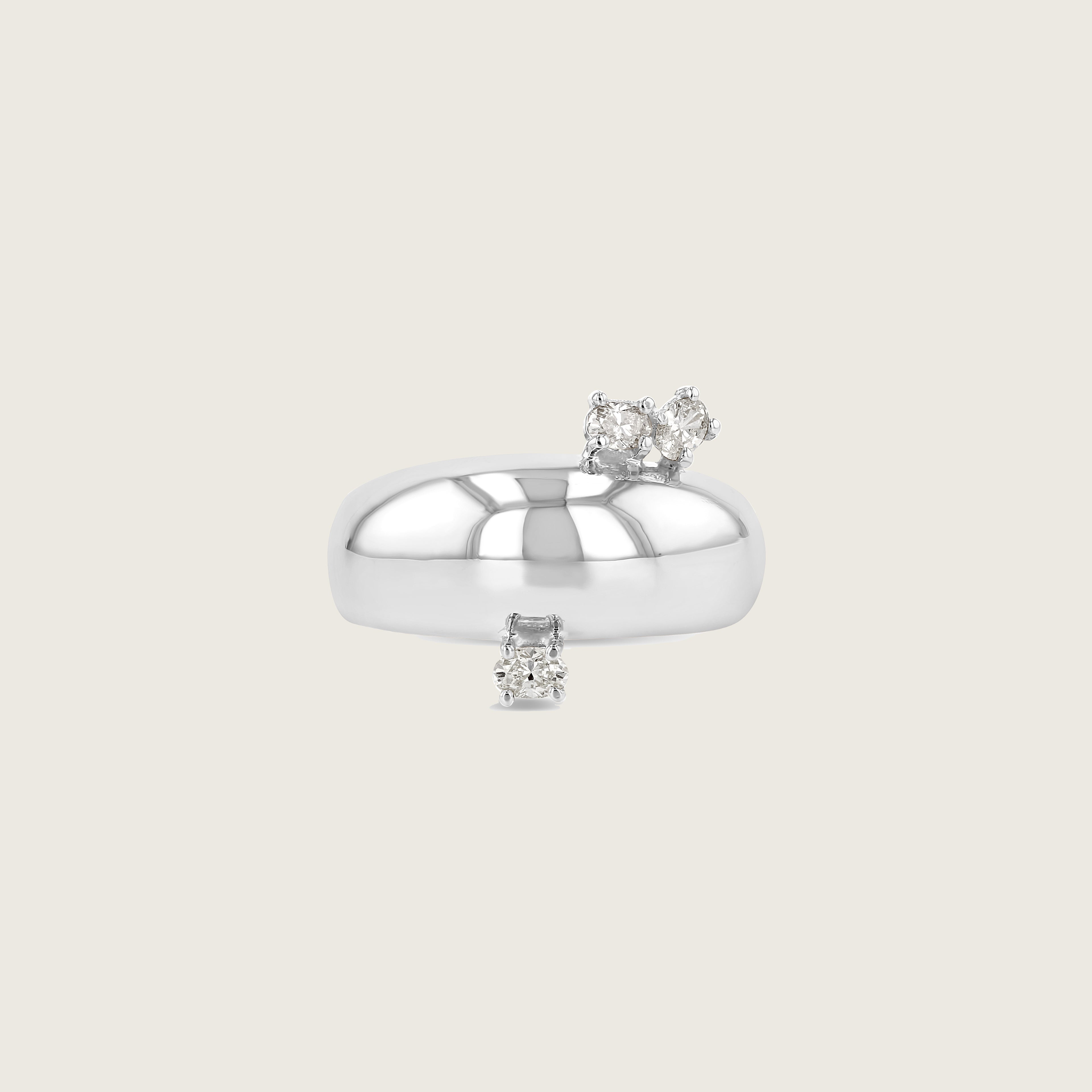 Demi Globe Plus 3 Ovals Ring