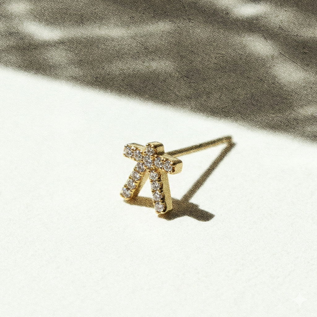 Hangul Double Letter Stud with Diamonds