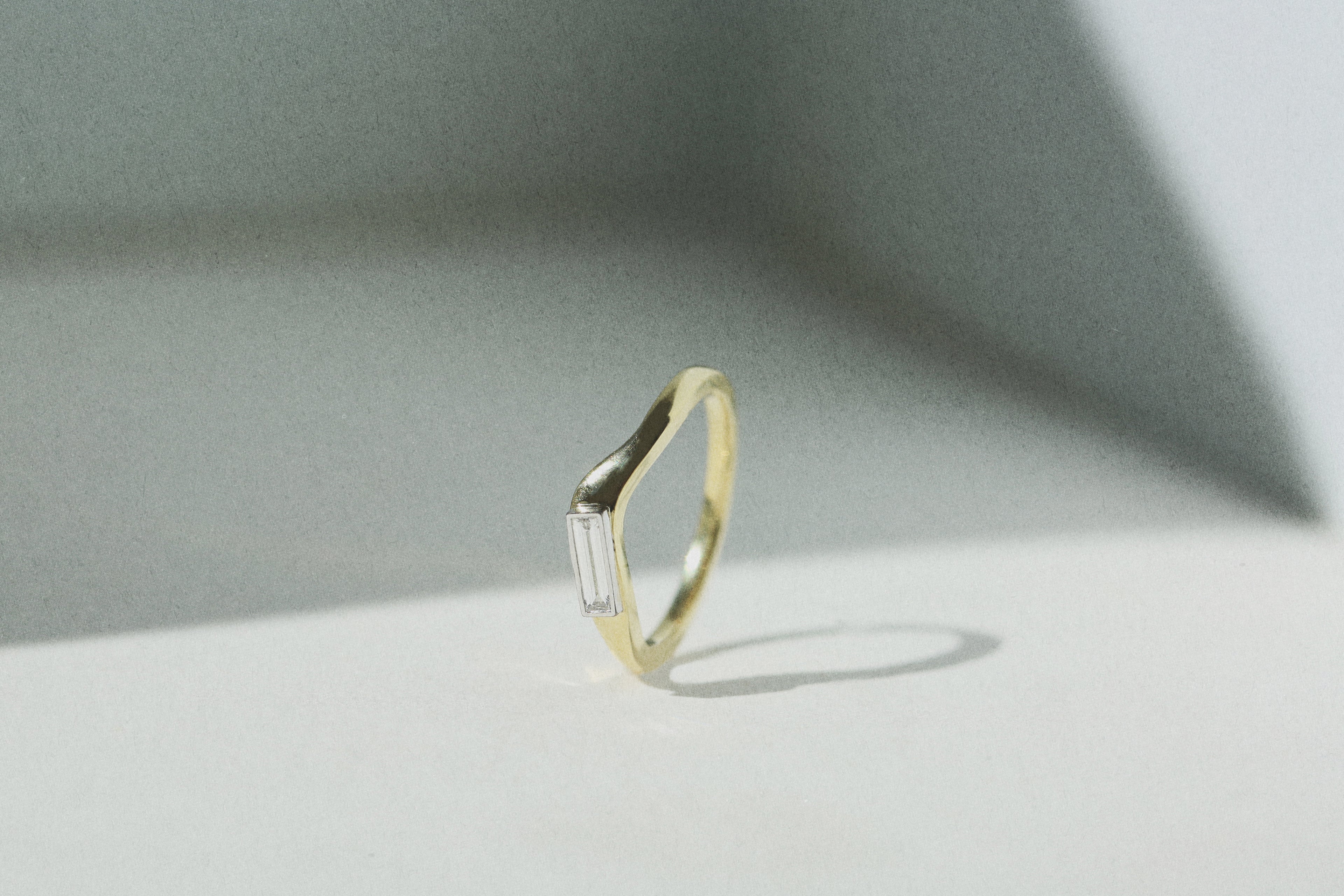 Baguette Diamond Wave Band
