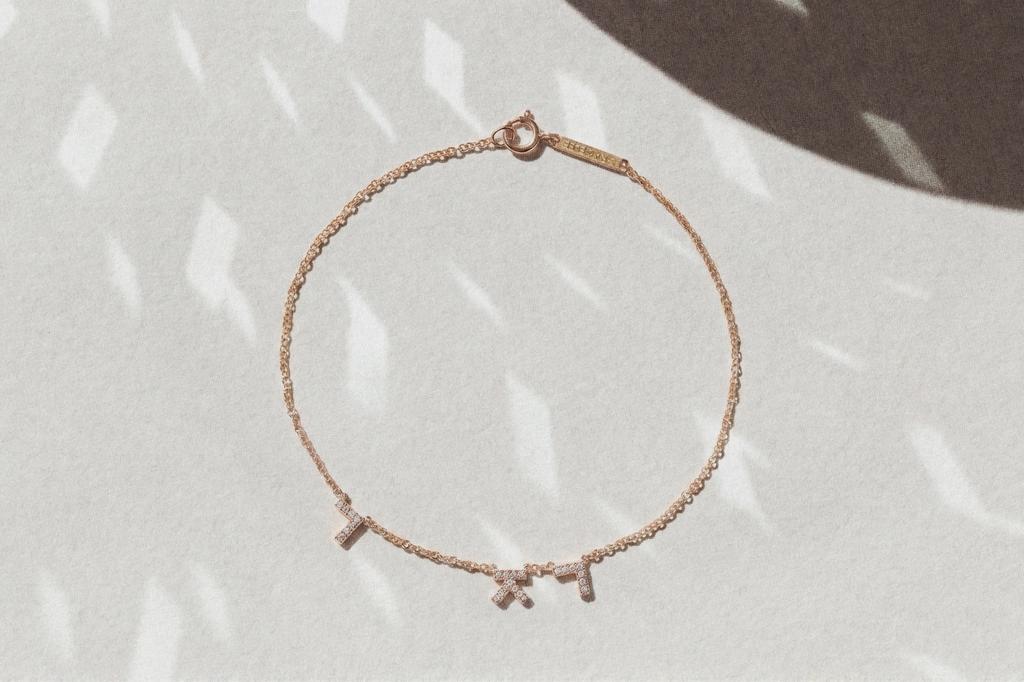 Hangul Korean Names Bracelet with Diamonds (3 letter)