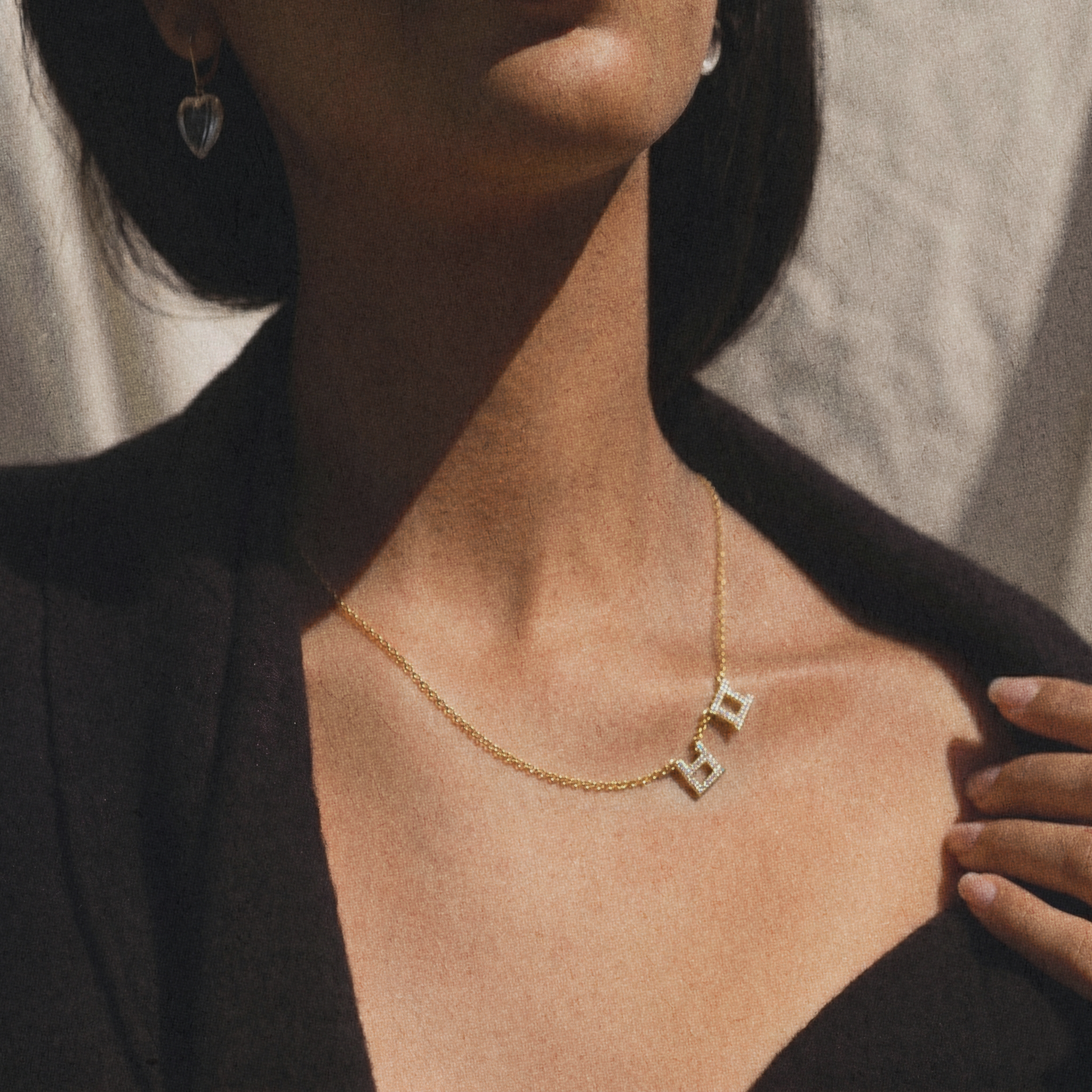 Hangul Korean Names Necklace with Diamonds (2 letters)