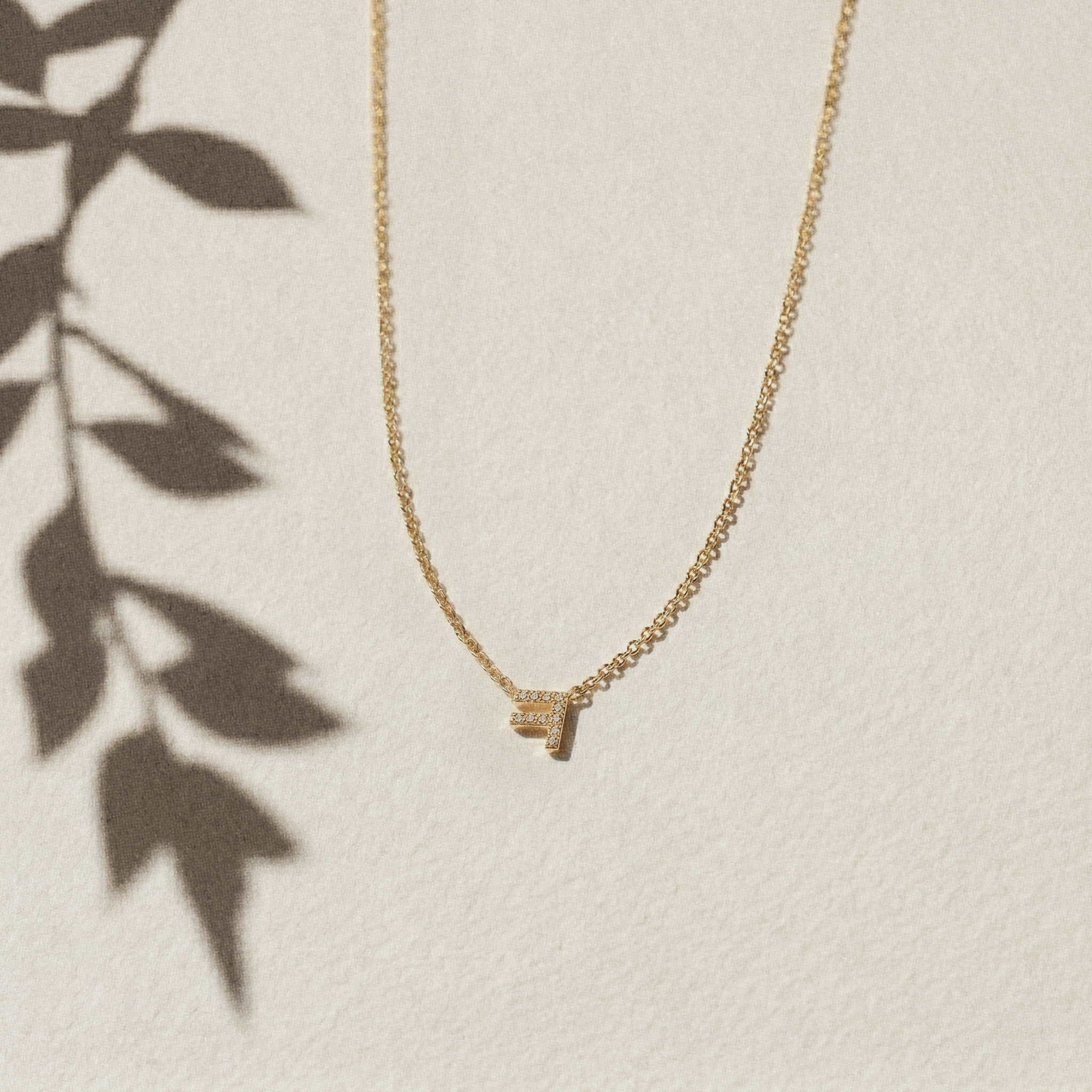 Hangul Korean Names Necklace with Diamonds (1 letter)