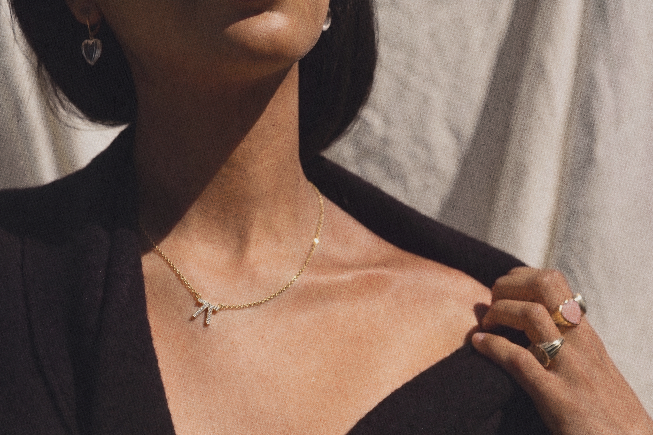 Hangul Korean Names Necklace with Diamonds (1 letter)
