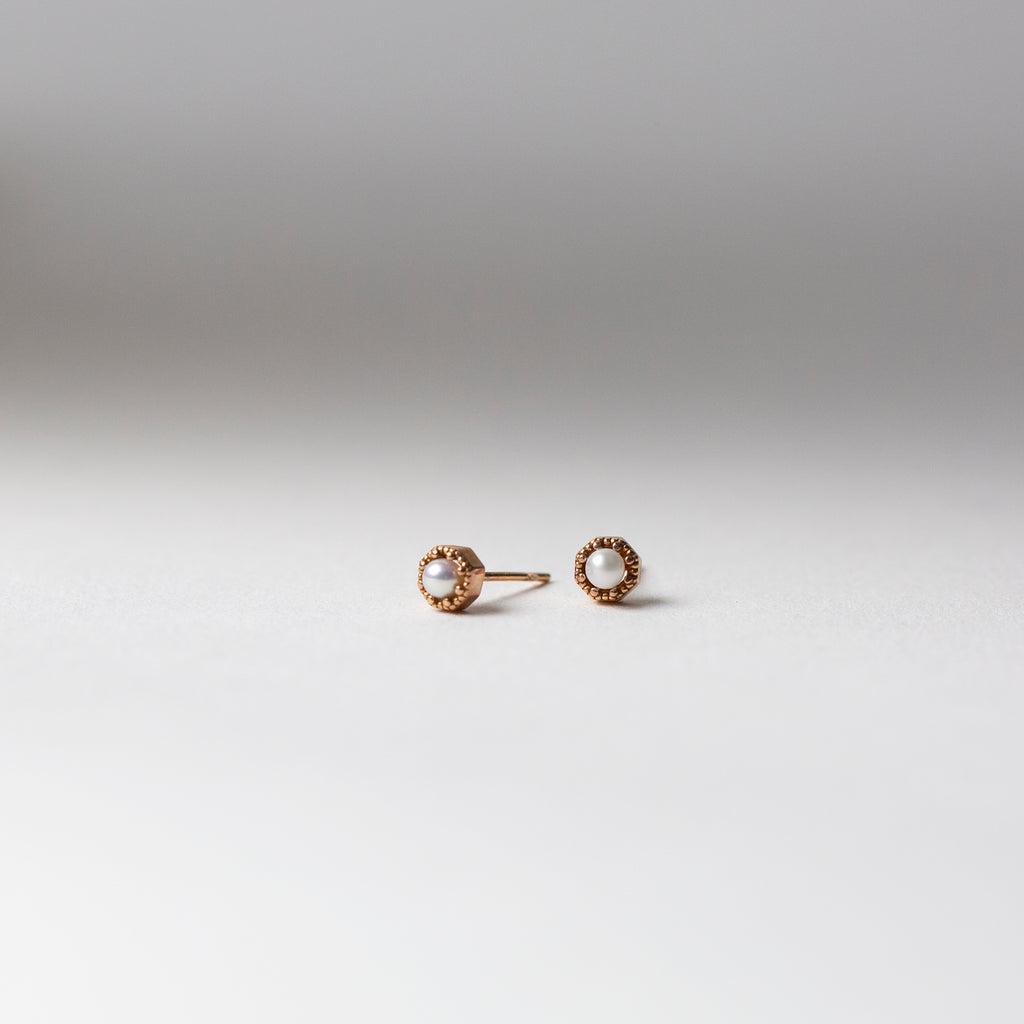 Petite Crown Bezel Pearl Earrings– GRACE LEE
